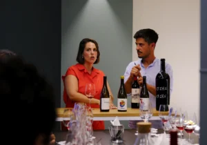 Alba Bernal y Carmelo Peña durante la cata Juan Carlos Alonso